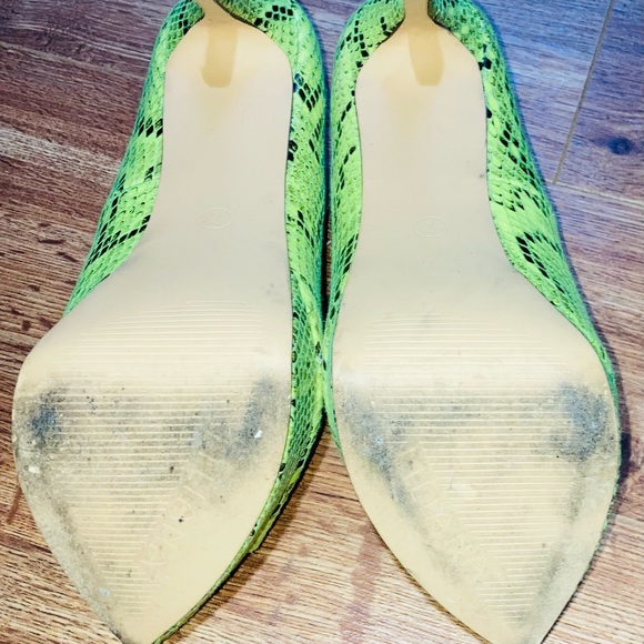 Lime Green Snake Skin Print Liliana Peep Toe Heels - Picture 3 of 3